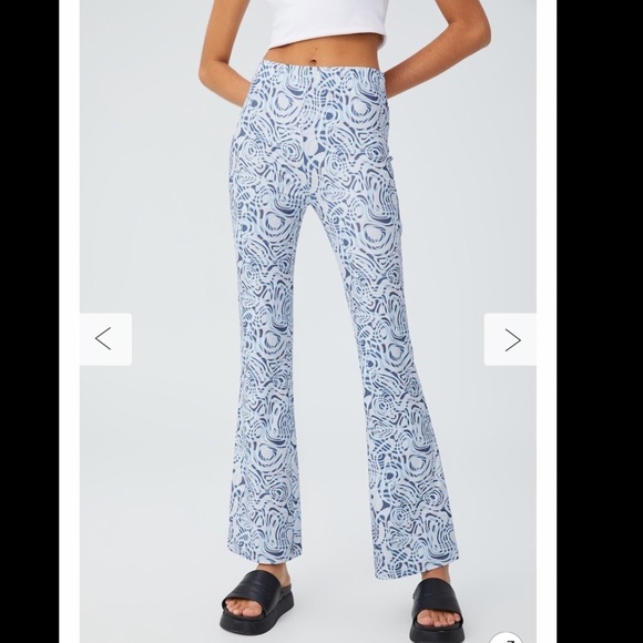 Printed Pattern Flare Pant Size Large - Picture 2 of 10